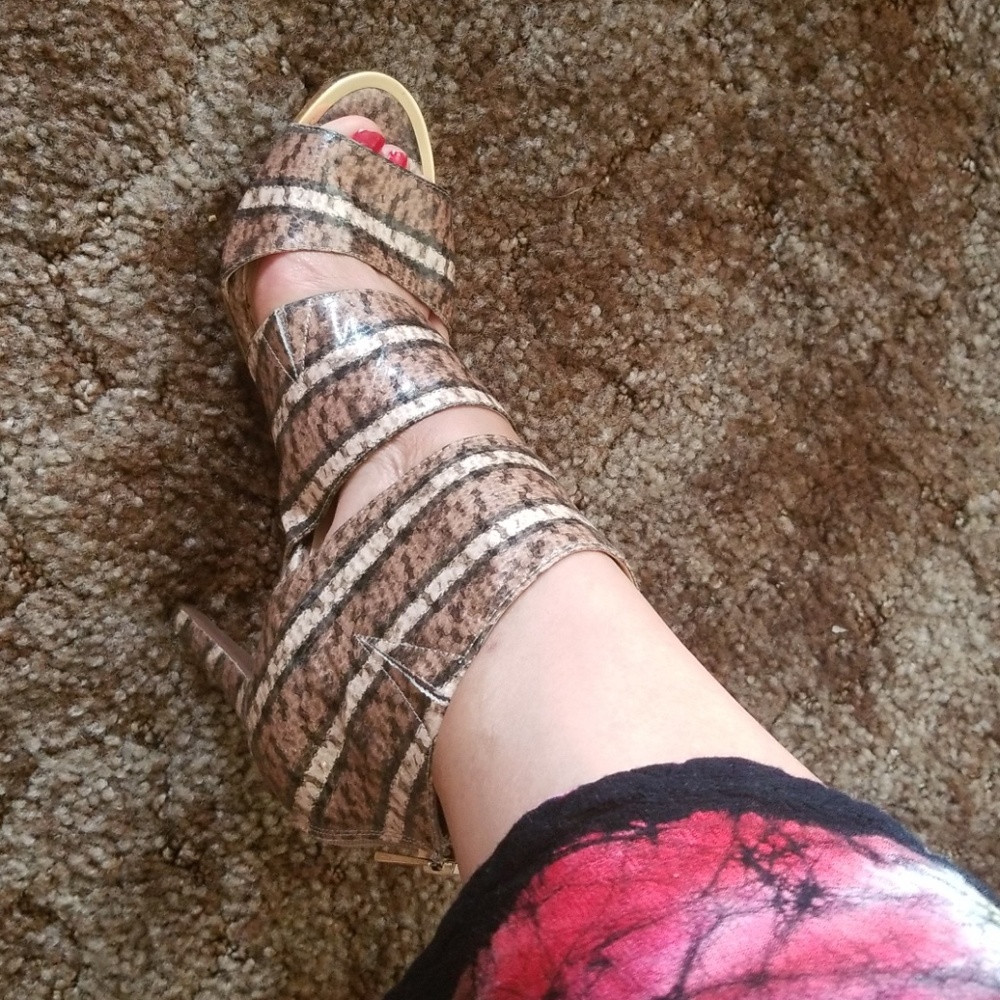 Heels - Picture 6 of 8